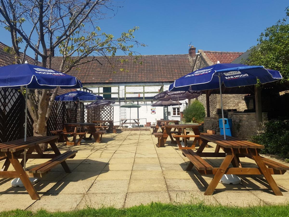 The Dog Inn Old Sodbury Exterior foto
